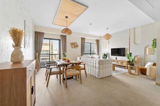 Aesthetic Beach Apartment , Sleeps 6, Pool, Gym & Waterfront Views - Dubai - 5