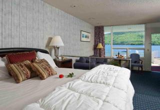 Georgian Lakeside Resort - Lake George - 2