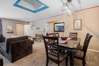 Wanderlust - Hot Tub, Foosball, Ping Pong, Walk to Lake & Village! - Big Bear Lake - 2