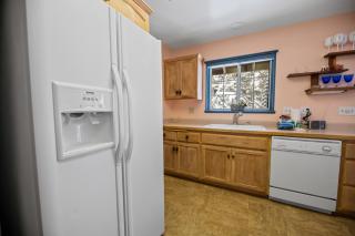 Wanderlust - Hot Tub, Foosball, Ping Pong, Walk to Lake & Village! - Big Bear Lake - 1