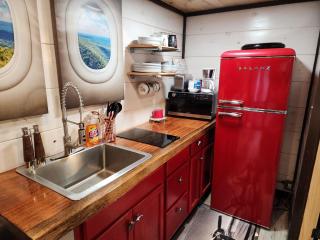 Cockpit Lounge #1406 - 3