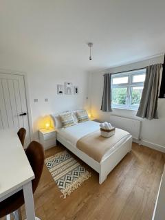 Private room in Modern and Stylish House - Elmers End - 9