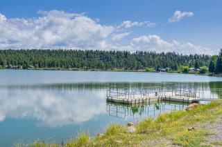 Steps to Lake Pagosa! Remodeled Home with Sleds - 8