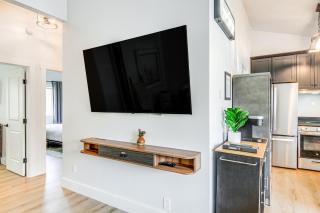 Steps to Lake and Kayaks Remodeled Townhome with AC - 5