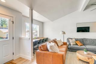 Steps to Lake and Kayaks Remodeled Townhome with AC - 4