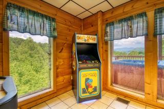 Redneck Ritz #724 - Gatlinburg - 1