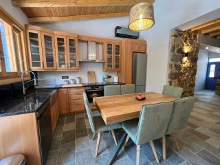 Luxury Historic Island Home with Private Garden - Poros - 8