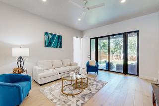 The Isabelle's - Unit A - Austin - 9