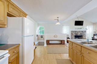 Romantic Lake Retreat - 1
