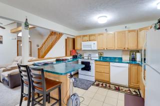 Pet-Friendly Pocono Lake Oasis with Game Room! - Pocono Lake - 4