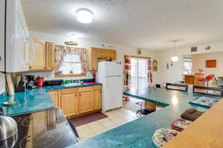 Pet-Friendly Pocono Lake Oasis with Game Room! - Pocono Lake - 3