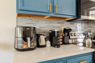Luxurious 5 BR House!1 Mile from Capitol Hill! - Washington - 5