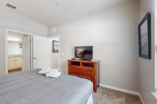 Lucaya Village Vacay - 1