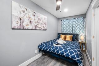 Central Heights 2BR Oasis with Pool & Free Park - Houston - 2