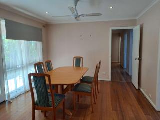 Central Glen Waverley : Your Ideal Family Haven - Glen Waverley - 3