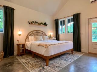 Two Person Villa with outdoor bathtub - Sevierville - 0