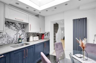 Newly refurbished 2 Bed House in a Town Centre Location - 6