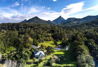 Mavis's Cabins @ Mt Warning - Uki - 0