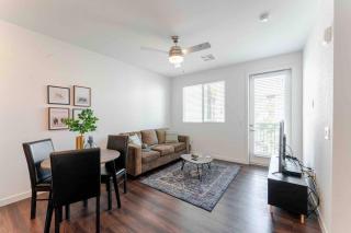 Luxury 1 BR with Balcony minutes to Old Town Scottsdale - Scottsdale - 0