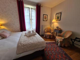 Chambre chaleureuse "Toscane" avec lit 160cm, salle d'eau privative et petit-déjeuner inclus. - FR-1-591-600 - Châteauroux - 0