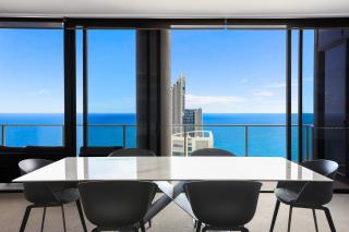 Circle on Cavill 2, 3, 4 & 5 Bedroom SkyHomes & SUB PENTHOUSES by Gold Coast Holidays - 2