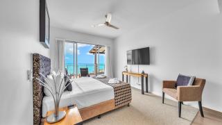 Whitsunday Reflections - Airlie Beach - 5