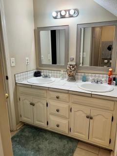 Beautiful Living Area - Montgomery - 4