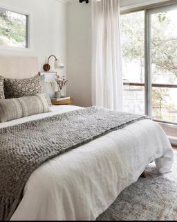 Zen Treehouse Retreat-Great Views & Peaceful Decks - 1