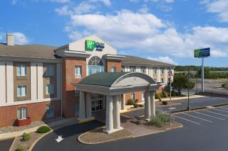 Holiday Inn Express & Suites by IHG Chambersburg by IHG - Chambersburg - 9