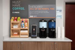 Holiday Inn Express & Suites by IHG Chambersburg by IHG - Chambersburg - 3