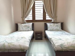 Eden Nomad Living - Batu Ferringhi - 1