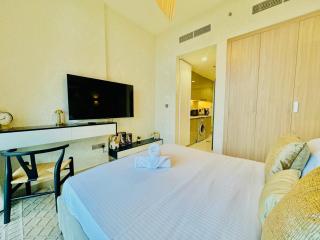 Venduras - Modern Chic Studio in Azizi Riviera - 3