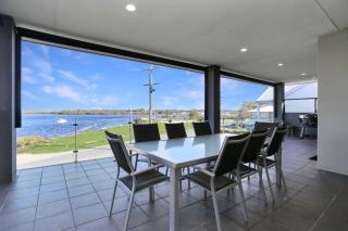 Expansive Myall River Views - 0