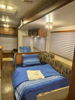 Rooms in Modern RV Trailer Home - Los Angeles - 6