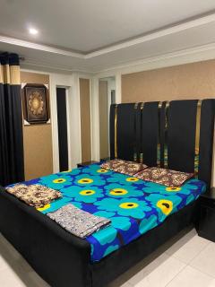 New modern fully furnished apartment - Lahore - 7