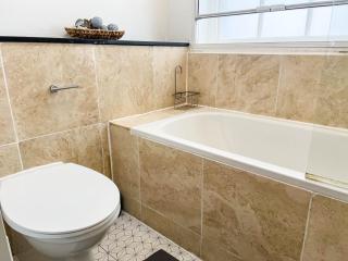 Beautiful 2 Bed Apartment - City Centre - FREE Private Parking - Perfect for Families and Professionals - Leeds - 7