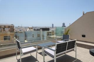 Modern 2BR Cosy Apartment with Large Terrace - Close to Manoel Island & Tigne Shopping Mall - Sliema - 2