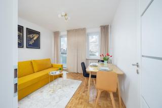Ludna Apartment Overlooking the Center by the Vistula River Warsaw by Noclegi Renters - Varsavia - 0
