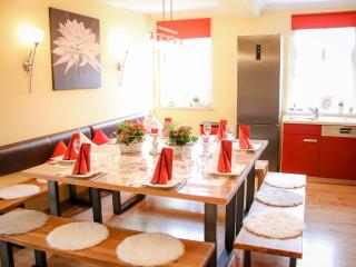 XXL-Ferienwohnung Blumenwiese - Hayingen - 9