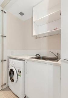 Lovely 1BR Apartment On Morphett with Pool & Wi-Fi - Adelaide - 6