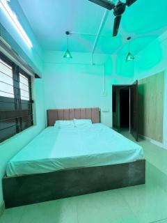 Adiyogi homestay wid roof top terrace garden - Varanasi - 6