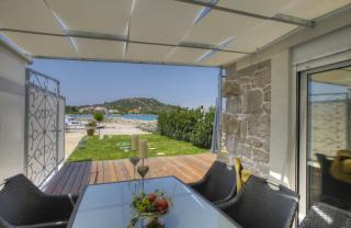 Waterfront Home - Villa Sailor's Delight - Betina - 2