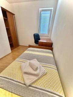 Modern - Split - 1