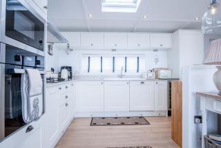 Shearwater 30 - 2 Bedroom Lodge - Summerhill - Amroth - 4