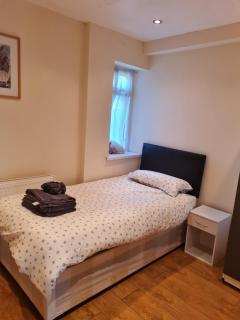 3 bedrooms Heathrow Free to Park - Stanwell - 2