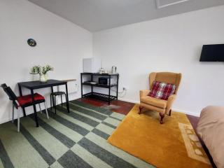 Chic Studio Near Cardiff Hub - Cardiff - 9