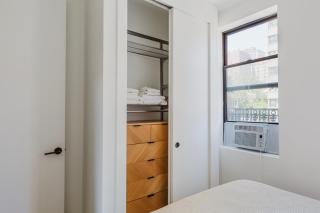 Blueground Lenox Hill kitchen ac wd NYC-1543 - 1