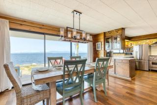 Vintage Beach House - Coupeville - 3