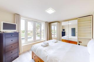 Bright 2Bed with Free Parking -25 min to City Center - 5