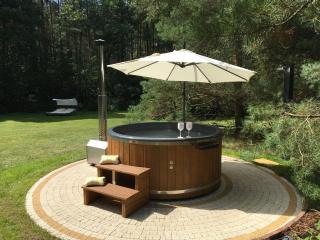 Deluxe Holiday Zdrojowa -Willa typu Alpejskiego w Borach Tucholskich-Całoroczna Balia z jacuzzi-POSIADŁOŚĆ NA WYŁĄCZNOŚĆ -Duża Wiata grillowa - 9